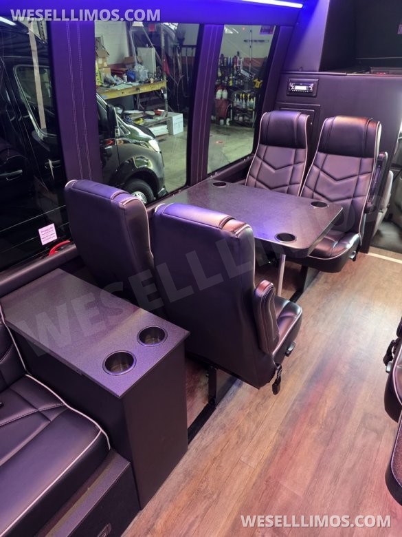 2018 Ford E450 Limobus 20 Passenger only 17k miles