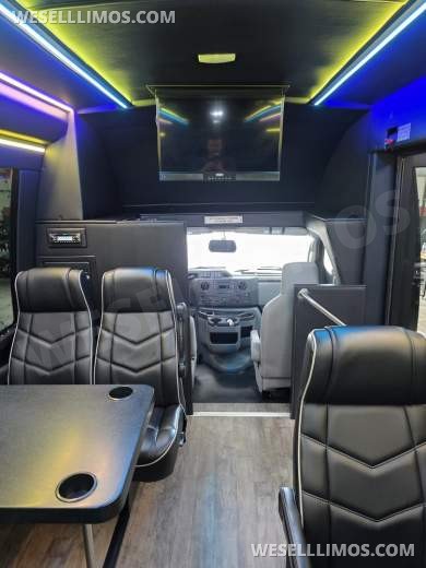 2018 Ford E450 Limobus 20 Passenger only 17k miles