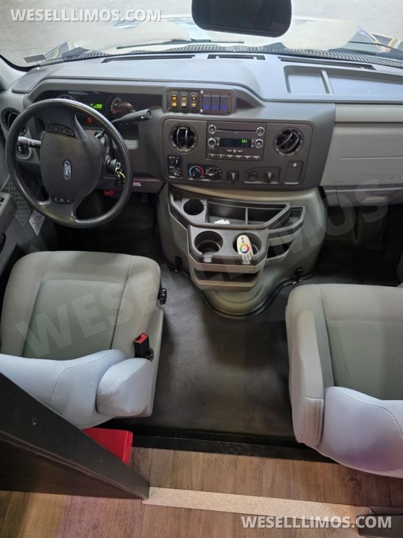 2018 Ford E450 Limobus 20 Passenger only 17k miles
