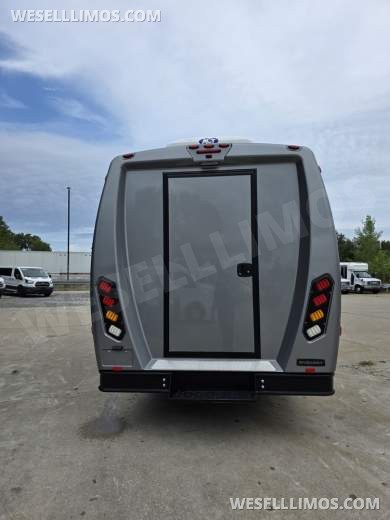 2018 Ford E450 Limobus 20 Passenger only 17k miles