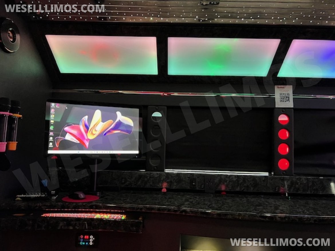 Photo of Limo Bus for sale: 2017 Ford E-450 28&quot;