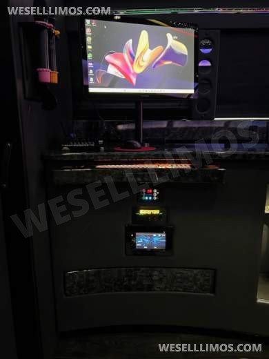 2017 Ford E-450 Karaoke Bus