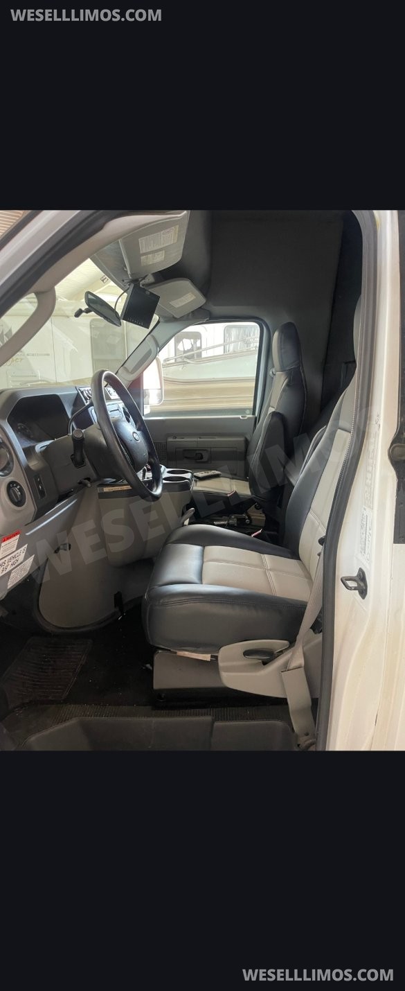 2016 Ameritrans Ford E450 Limo Bus