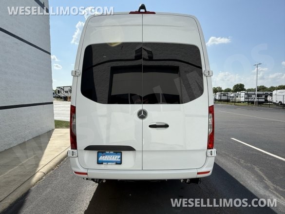2019 Midwest Automotive Mercedes-Benz Sprinter Luxe Cruiser - 10 PASSENGER - Rear Bath