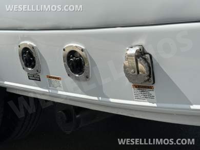 2019 Midwest Automotive Mercedes-Benz Sprinter Luxe Cruiser - 10 PASSENGER - Rear Bath