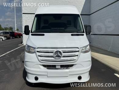 2019 Midwest Automotive Mercedes-Benz Sprinter Luxe Cruiser - 10 PASSENGER - Rear Bath