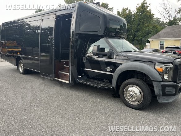 2016 Ford Ford F 550 Limo Bus