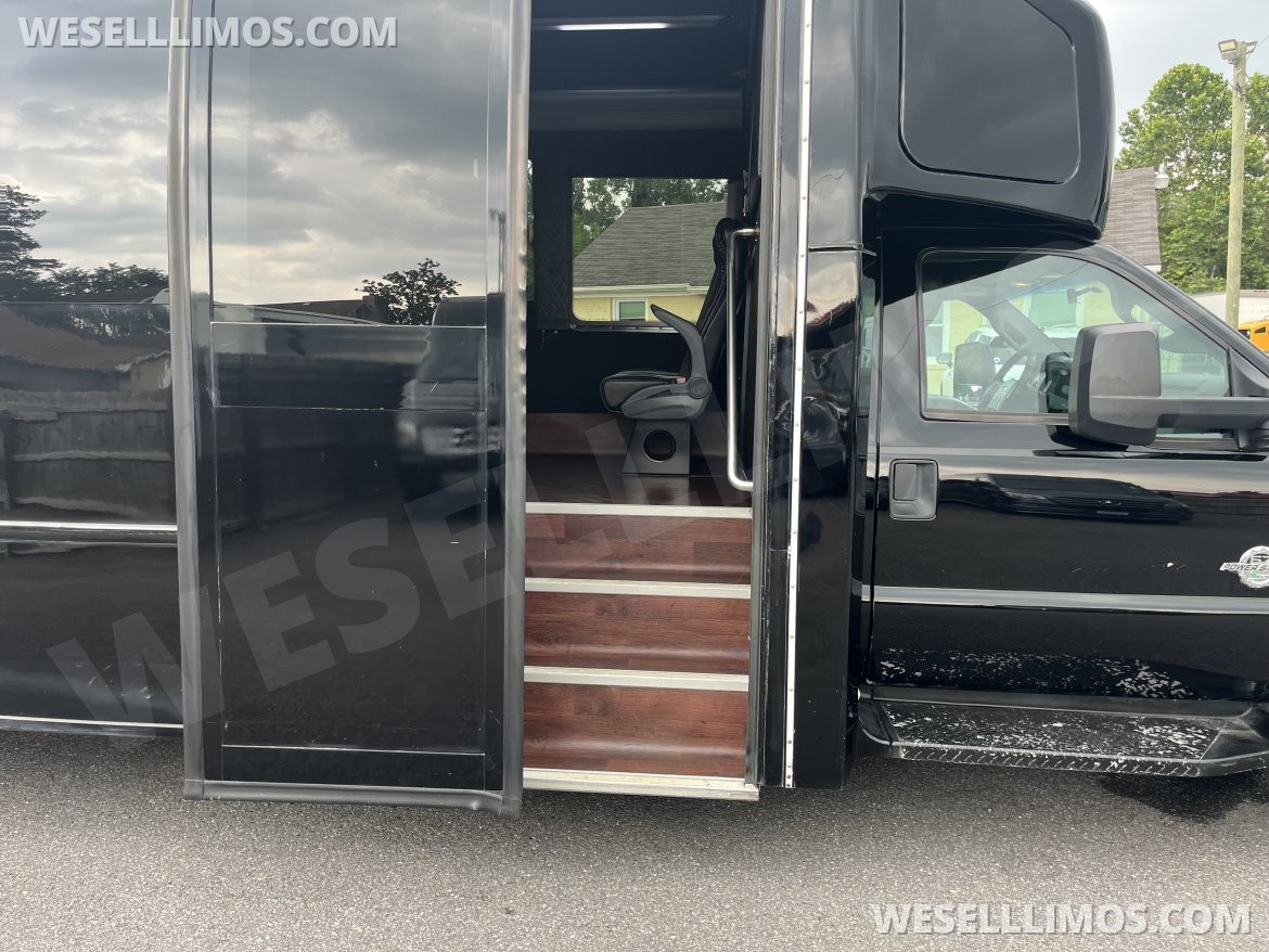 Photo of Limo Bus for sale: 2016 Ford Ford F 550 by Ameritrans