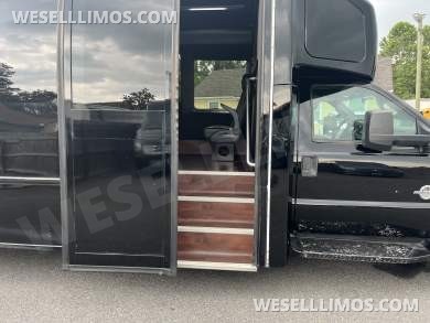 2016 Ford Ford F 550 Limo Bus