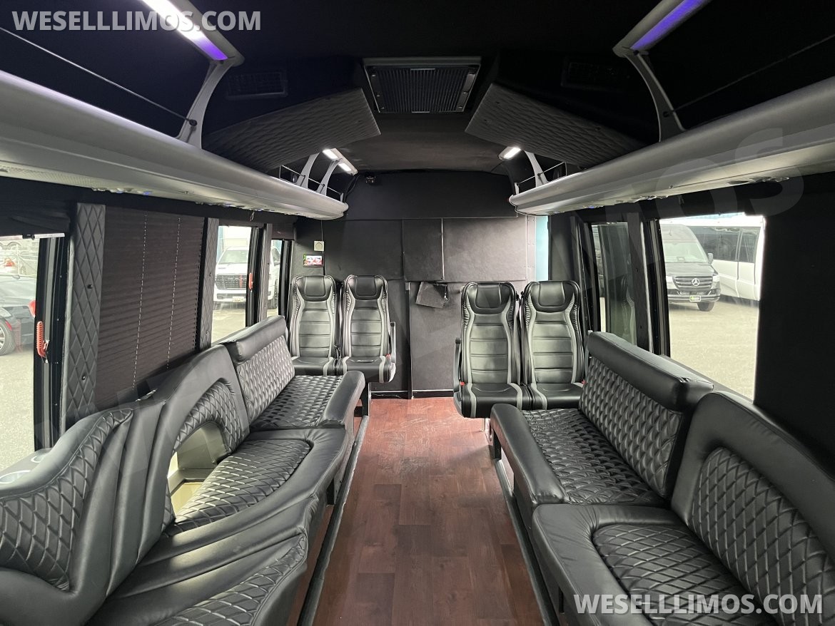 Photo of Limo Bus for sale: 2016 Ford Ford F 550 by Ameritrans
