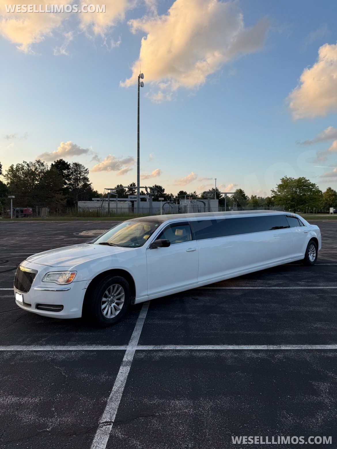 Photo of Limousine for sale: 2014 Chrysler 300 140&quot;