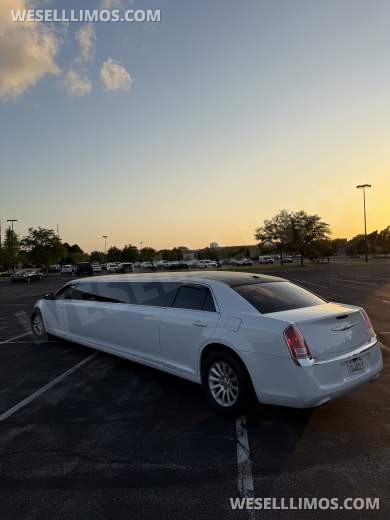 2014 Chrysler 300 10 Passenger Limo