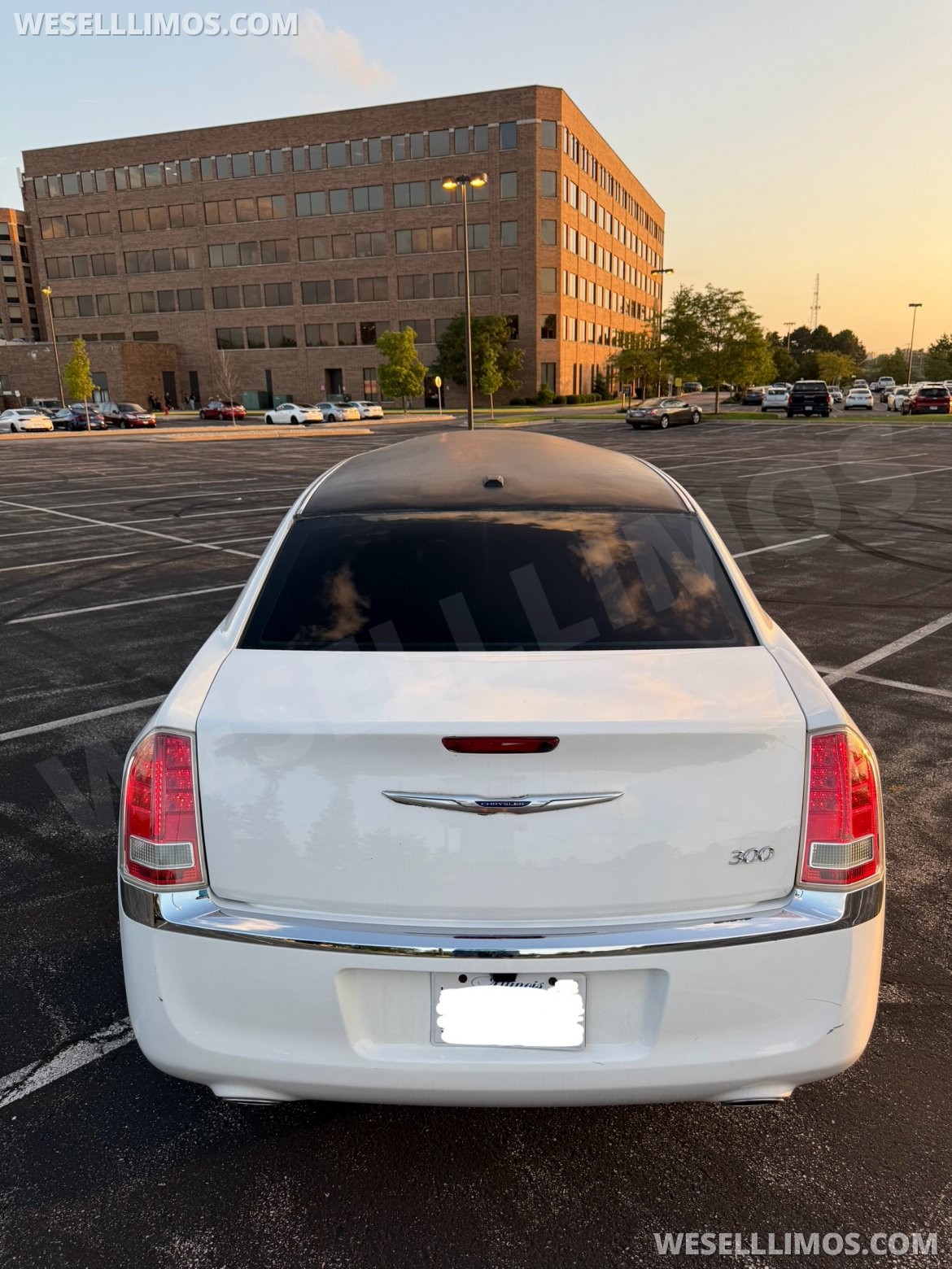 Photo of Limousine for sale: 2014 Chrysler 300 140&quot;
