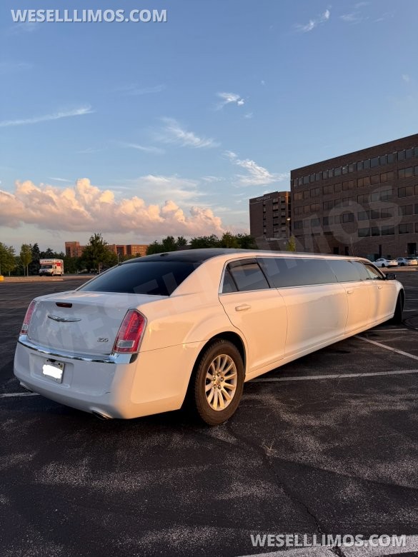 2014 Chrysler 300 10 Passenger Limo