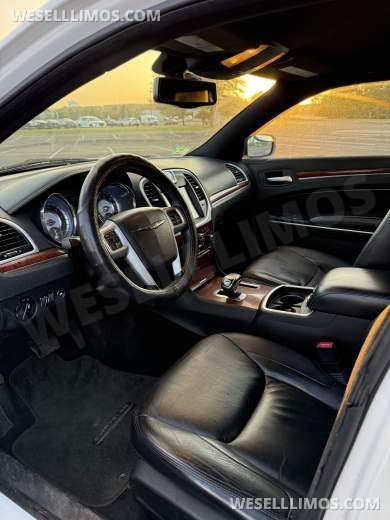 2014 Chrysler 300 10 Passenger Limo