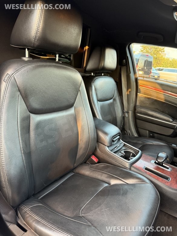 2014 Chrysler 300 10 Passenger Limo