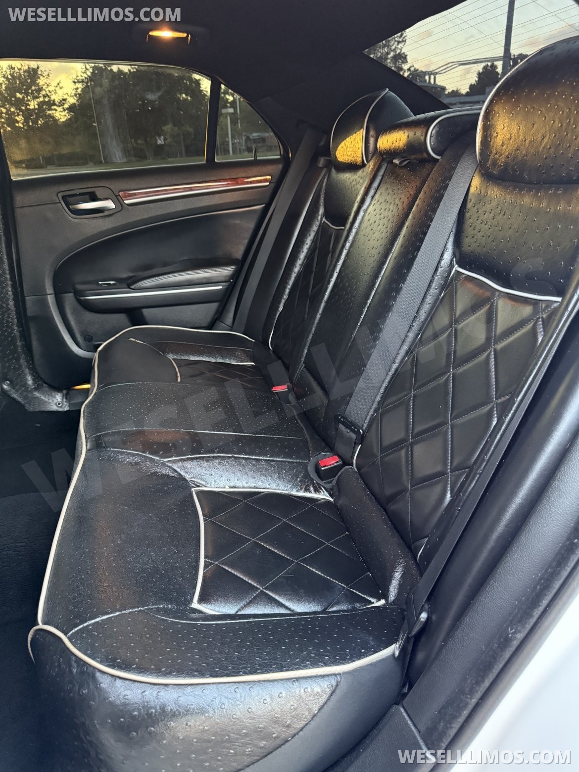 Photo of Limousine for sale: 2014 Chrysler 300 140&quot;