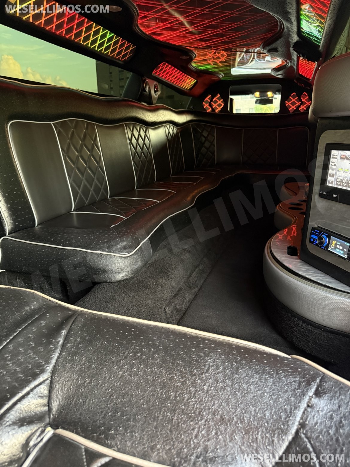 Photo of Limousine for sale: 2014 Chrysler 300 140&quot;
