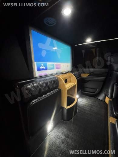 2018 LCW Lincoln Navigator L CEO SUV Mobile Office