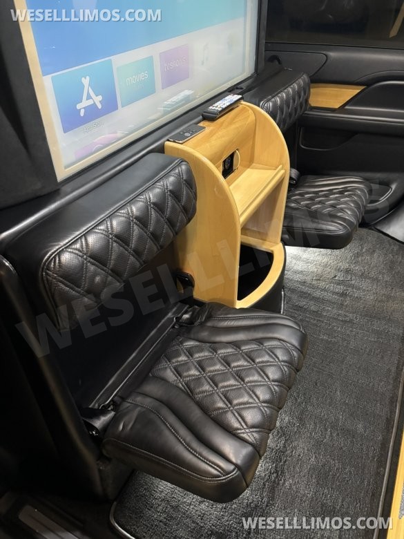 2018 LCW Lincoln Navigator L CEO SUV Mobile Office