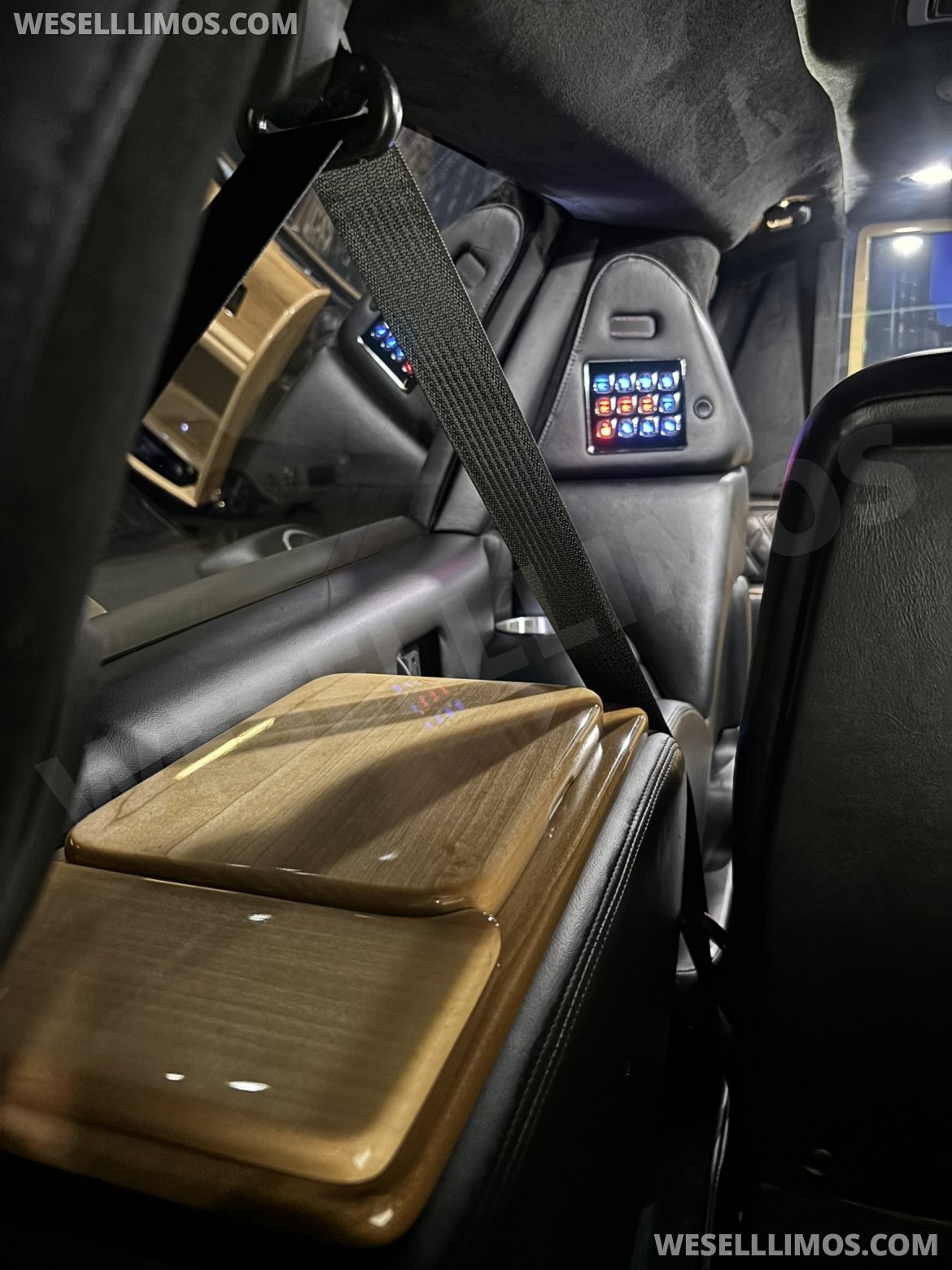 Photo of CEO SUV Mobile Office for sale: 2018 Lincoln Navigator L 221&quot; by LCW