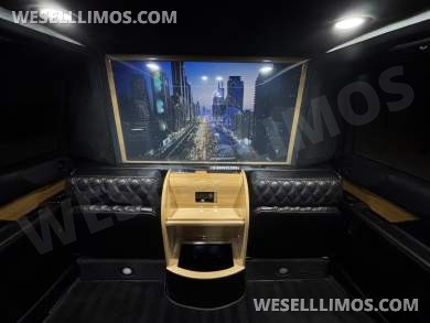 2018 LCW Lincoln Navigator L CEO SUV Mobile Office