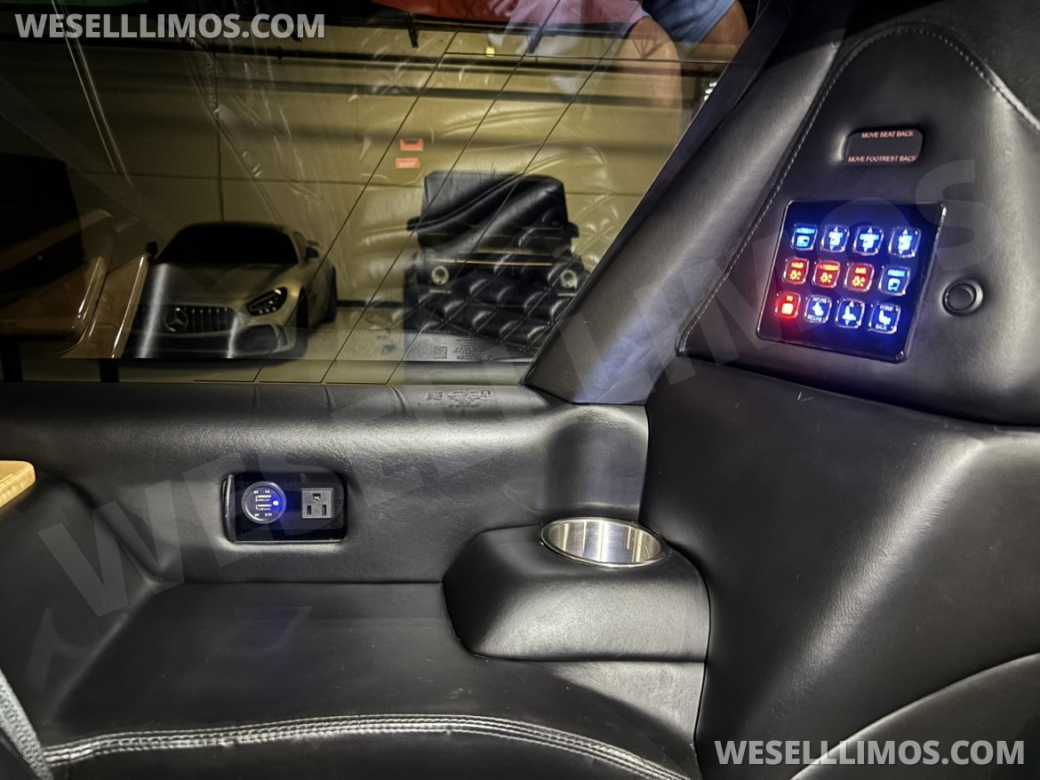 Photo of CEO SUV Mobile Office for sale: 2018 Lincoln Navigator L 221&quot; by LCW