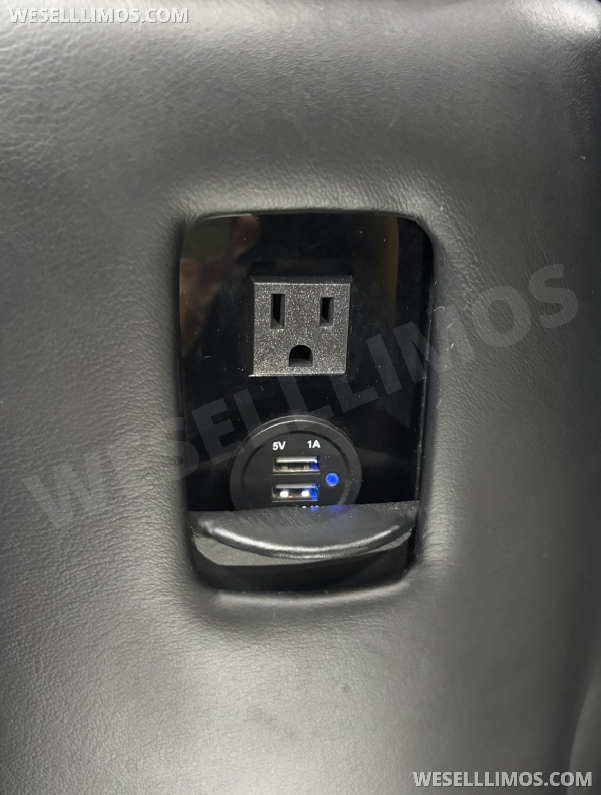 Photo of CEO SUV Mobile Office for sale: 2018 Lincoln Navigator L 221&quot; by LCW