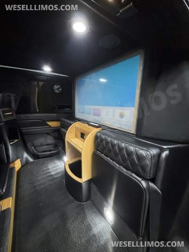 2018 LCW Lincoln Navigator L CEO SUV Mobile Office