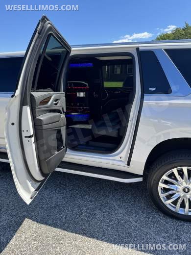 2022 Pinnacle builder CA Cadillac Escalade limo stretch white 20 pass SUV Stretch