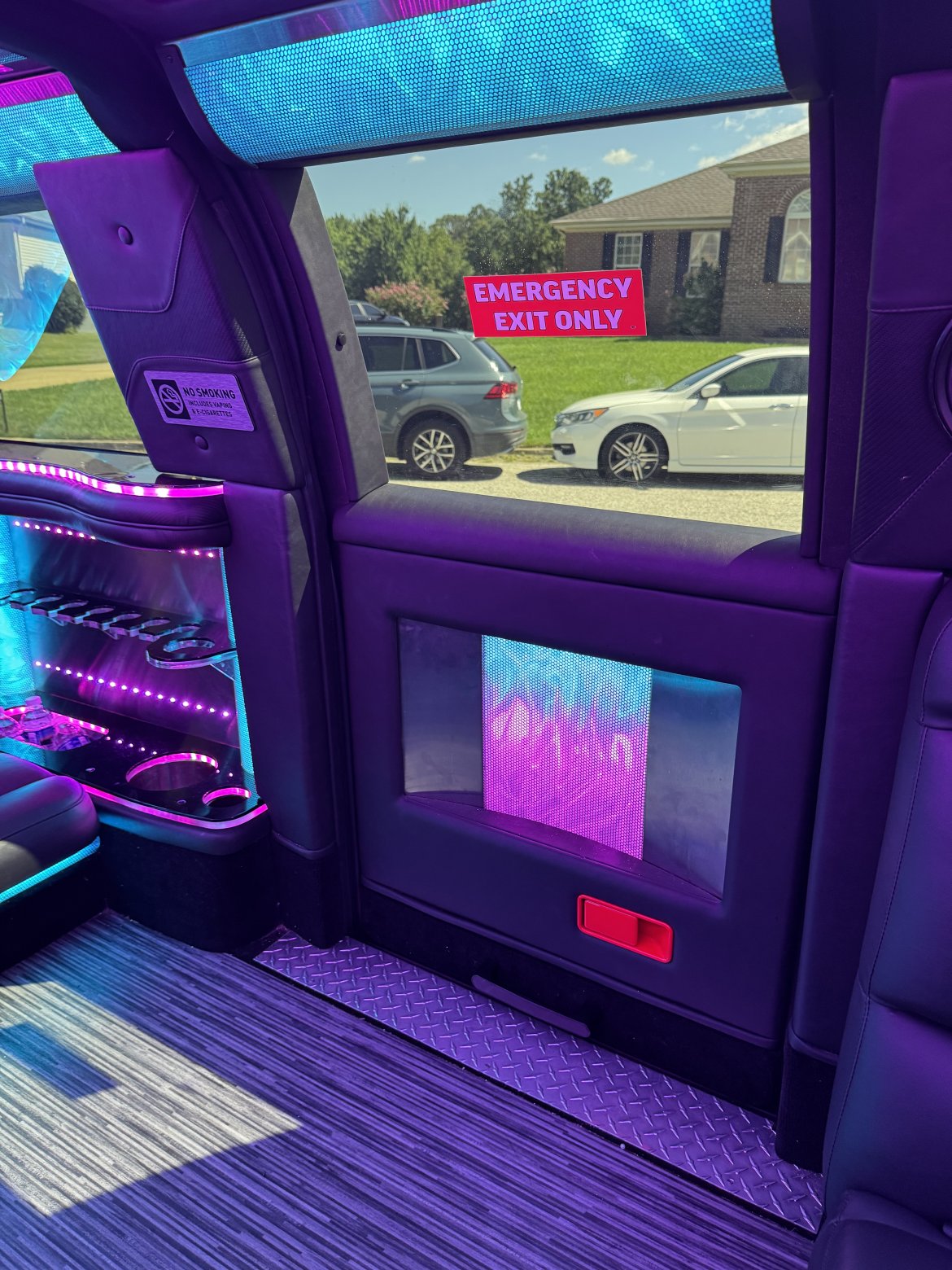 Photo of SUV Stretch for sale: 2022 Cadillac Escalade limo stretch white 20 pass 200&quot; by Pinnacle builder CA