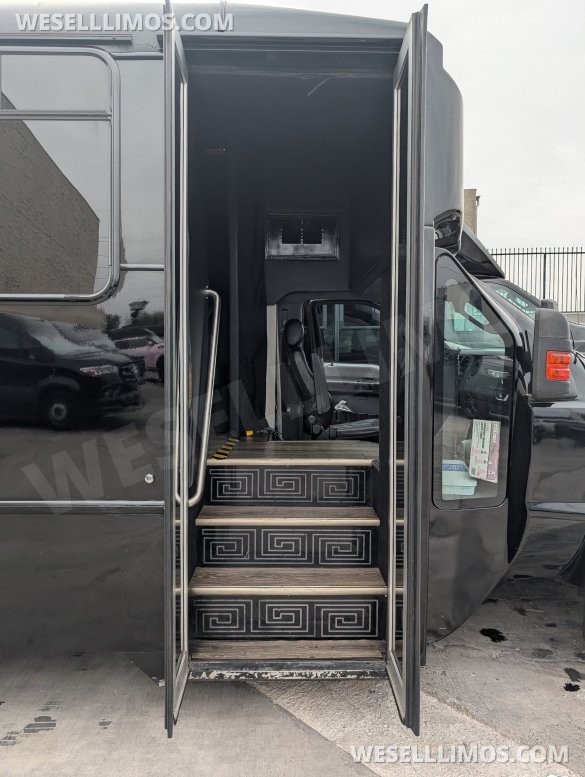 2015 Ford F550 Party Bus Limo Bus