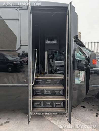 2015 Ford F550 Party Bus Limo Bus