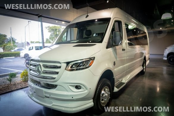 2025 OGV Luxury Coach Mercedes-Benz V-Drive  Sprinter
