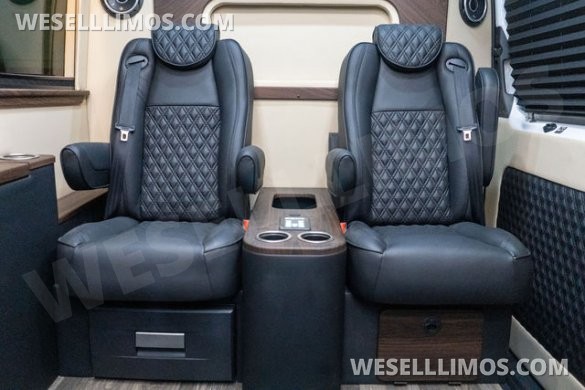 2025 OGV Luxury Coach Mercedes-Benz V-Drive  Sprinter