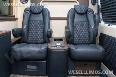 2025 OGV Luxury Coach Mercedes-Benz V-Drive  Sprinter
