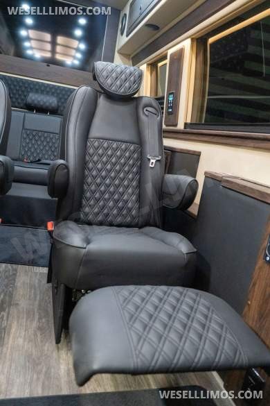 2025 OGV Luxury Coach Mercedes-Benz V-Drive  Sprinter