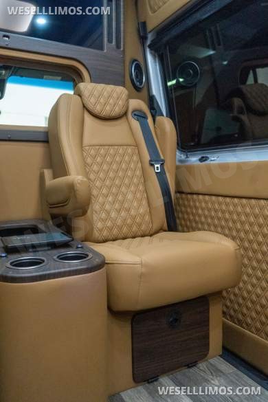 2025 OGV Luxury Coach Mercedes-Benz V-Drive Sprinter