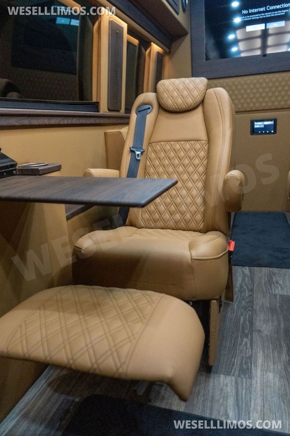 2025 OGV Luxury Coach Mercedes-Benz V-Drive Sprinter