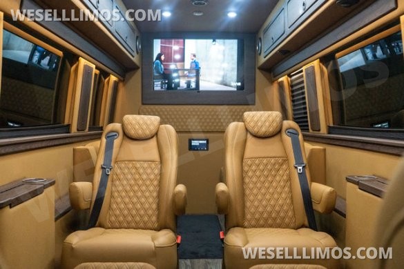 2025 OGV Luxury Coach Mercedes-Benz V-Drive Sprinter