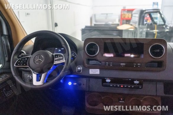 2025 OGV Luxury Coach Mercedes-Benz V-Drive Sprinter