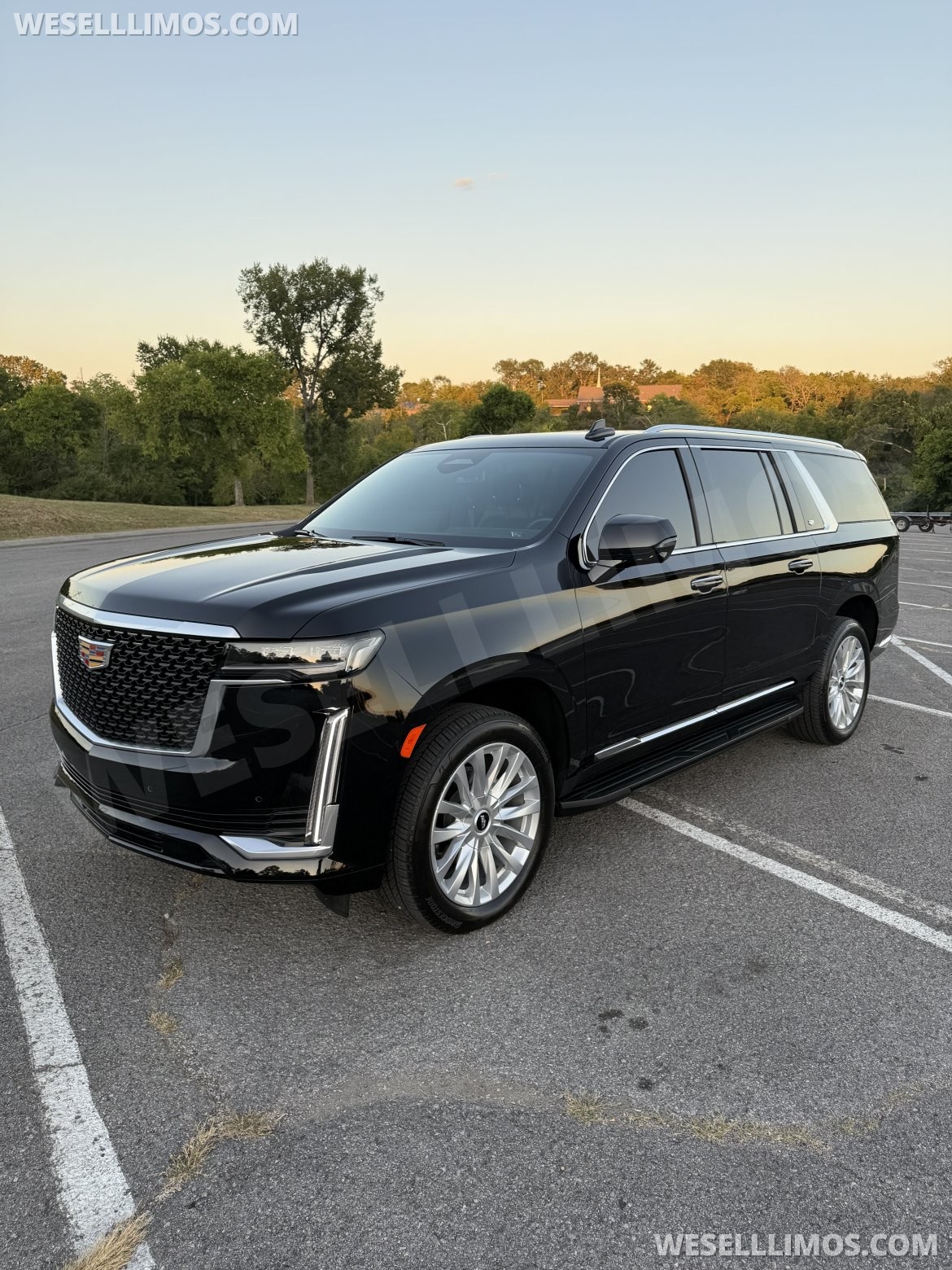 SUV for sale: 2023 Cadillac Escalade ESV Luxury 4wd