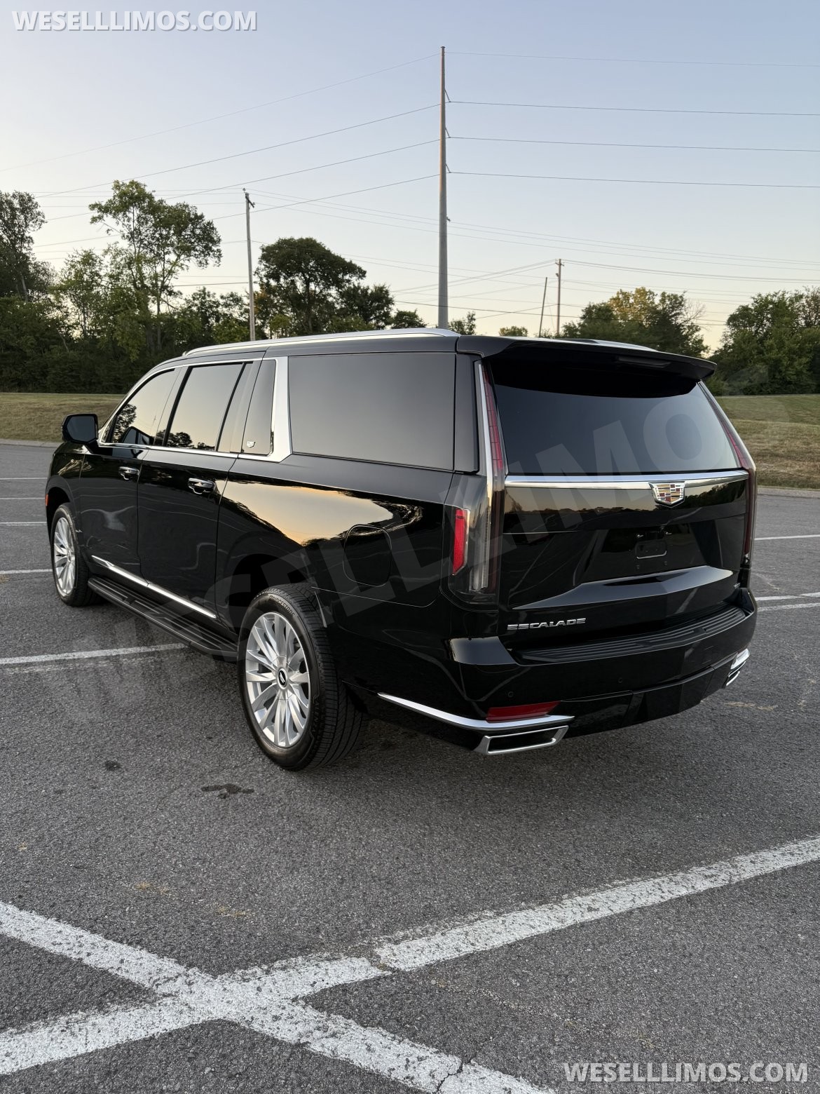 Photo of SUV for sale: 2023 Cadillac Escalade ESV Luxury 4wd