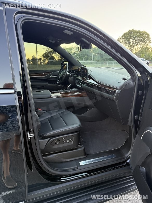 2023 Cadillac Escalade ESV Luxury 4wd SUV