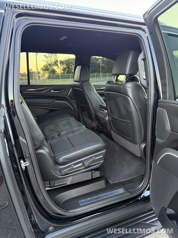 2023 Cadillac Escalade ESV Luxury 4wd SUV