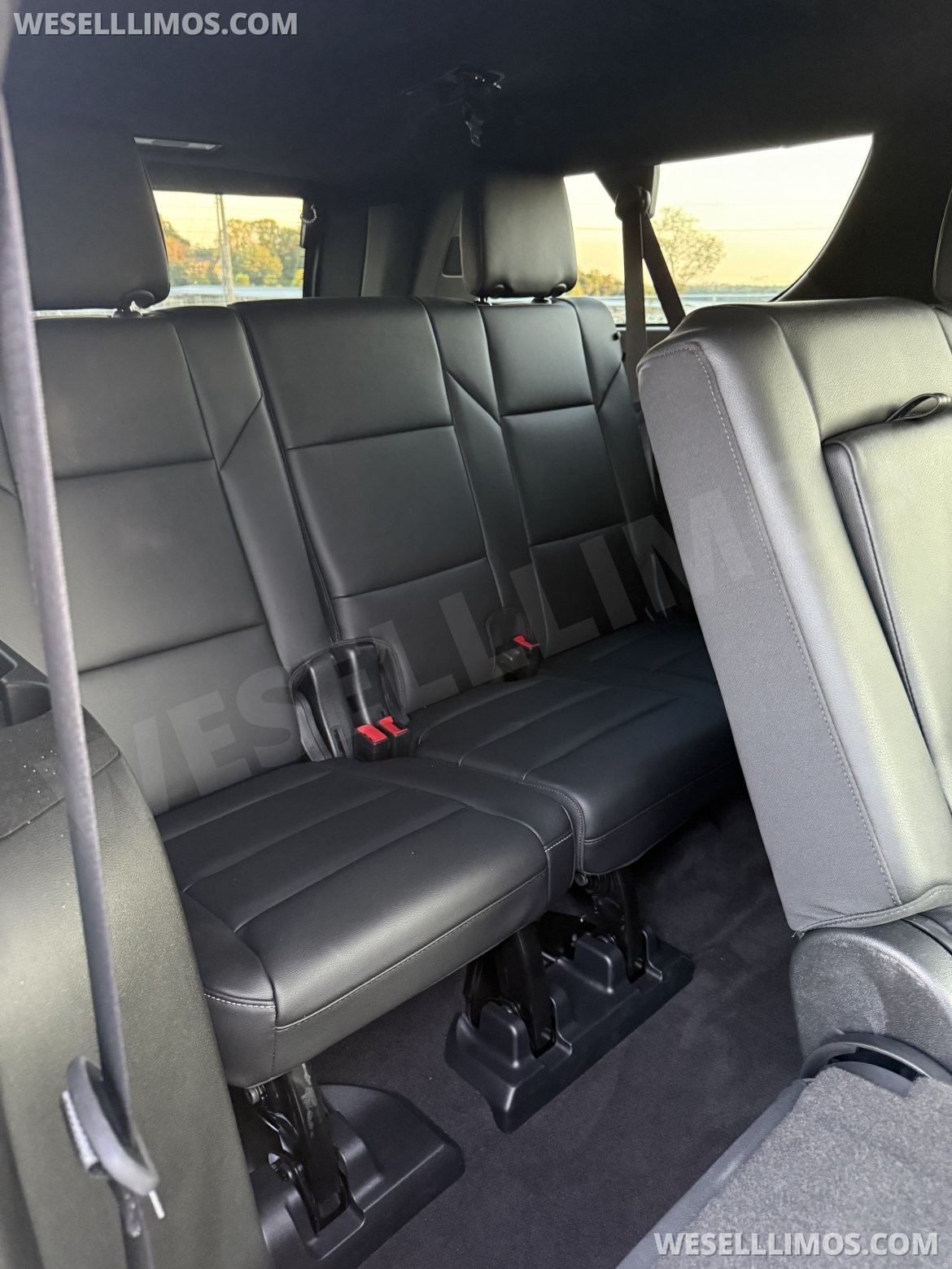 Photo of SUV for sale: 2023 Cadillac Escalade ESV Luxury 4wd