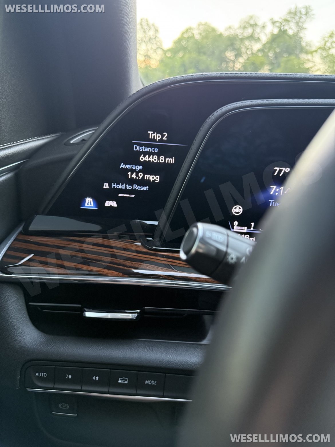 Photo of SUV for sale: 2023 Cadillac Escalade ESV Luxury 4wd