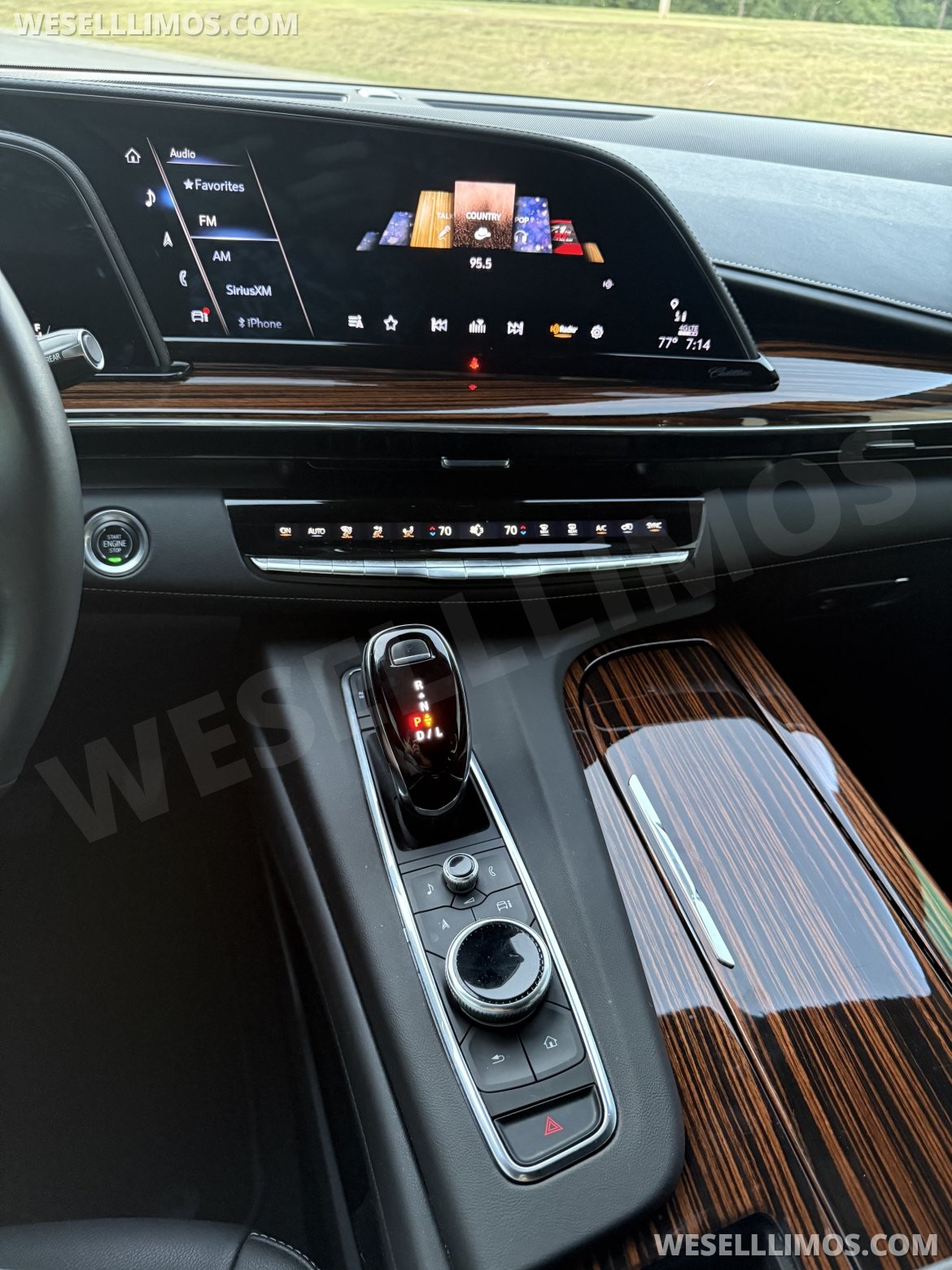 Photo of SUV for sale: 2023 Cadillac Escalade ESV Luxury 4wd