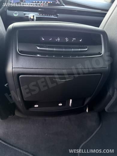 2023 Cadillac Escalade ESV Luxury 4wd SUV