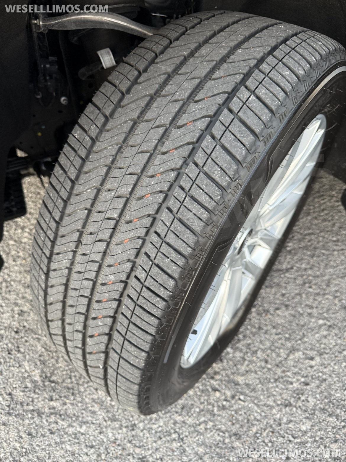 Photo of SUV for sale: 2023 Cadillac Escalade ESV Luxury 4wd